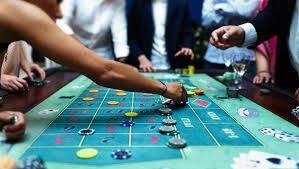 Antarmuka aplikasi capsatoto menampilkan menu utama dengan sportsbook, live-dealer, dan slot